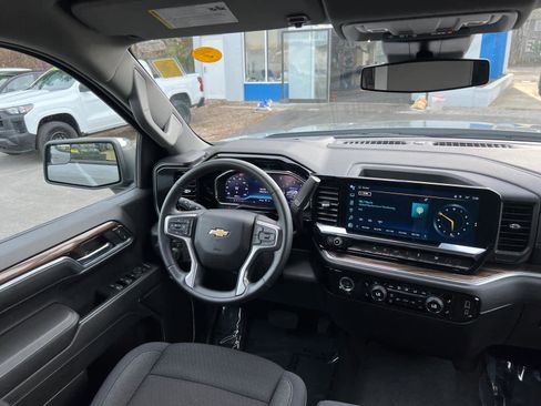 Certified 2024 Chevrolet Silverado 1500 LT image 34