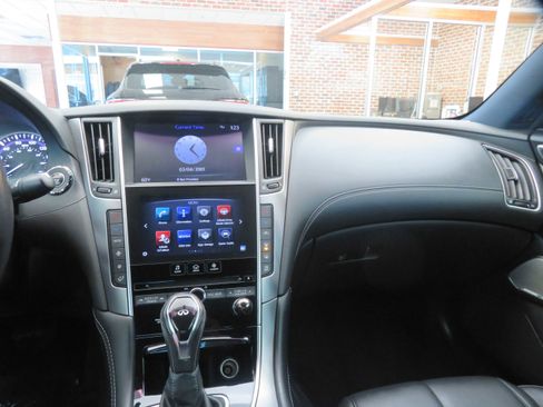 Used 2018 INFINITI Q60 3.0t Luxe image 30