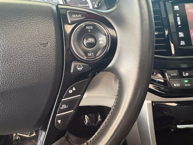 Used 2016 Honda Accord Touring image 19