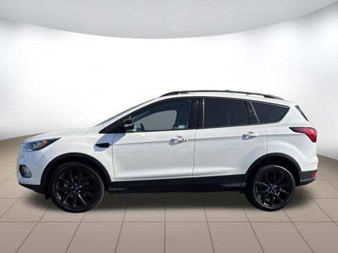 Used 2019 Ford Escape Titanium AWD/4WD image 4