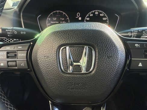 Used 2025 Honda Civic Sport image 29