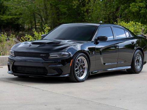Used 2016 Dodge Charger SRT Hellcat w/ Harman/Kardon Audio Group RWD image 20