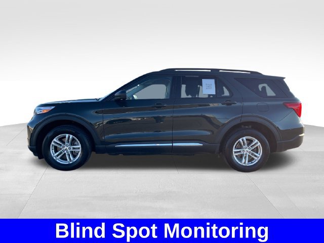 Used 2023 Ford Explorer XLT w/ Equipment Group 202A AWD/4WD image 2