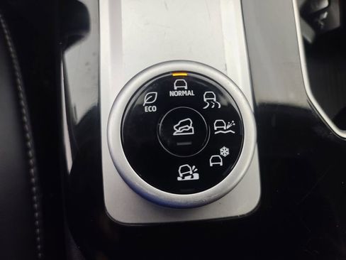 Used 2025 Mitsubishi Outlander SE image 37