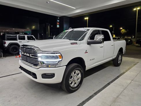 Used 2024 RAM 2500 Laramie AWD/4WD image 2