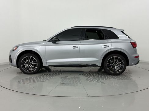 Used 2022 Audi SQ5 Prestige w/ Prestige Package AWD/4WD image 2