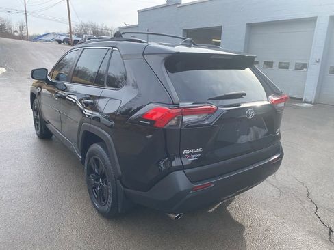 Used 2021 Toyota RAV4 XLE image 5