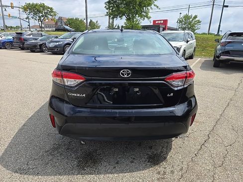 Used 2024 Toyota Corolla LE FWD image 4