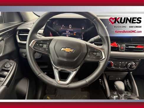 Used 2026 Chevrolet TrailBlazer LT w/ LT Cold Weather Package AWD/4WD image 14