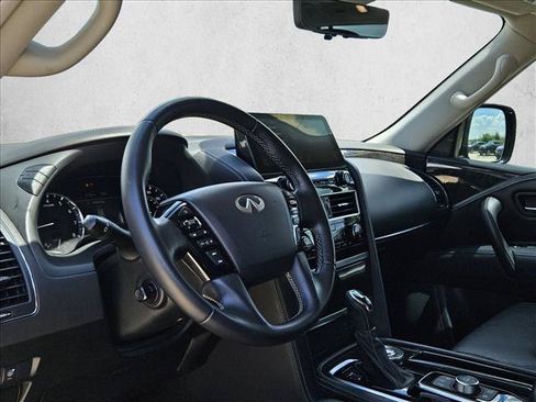 Used 2022 INFINITI QX80 Luxe w/ All-Season Package RWD image 12