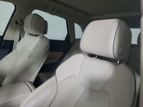 Used 2024 Audi Q5 2.0T Prestige w/ Prestige Package image 25