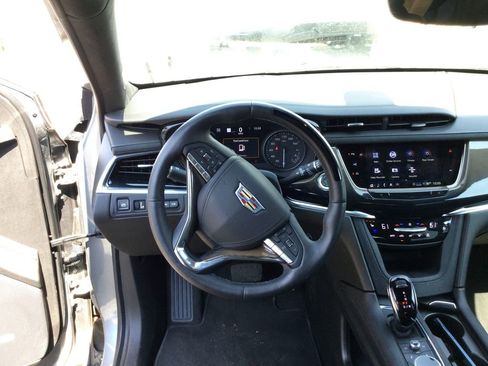 New 2025 Cadillac XT6 Premium Luxury w/ Platinum Package image 31