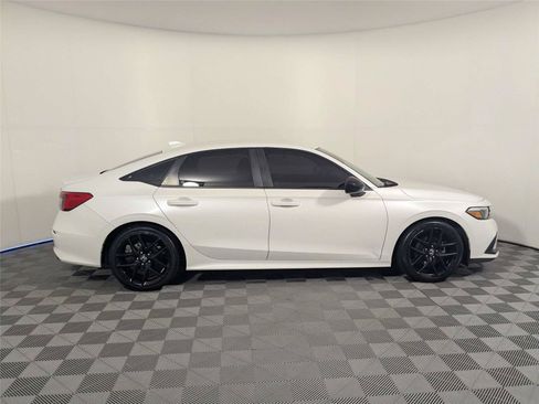 Used 2022 Honda Civic Sport image 5