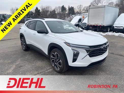 Used 2025 Chevrolet Trax RS image 5