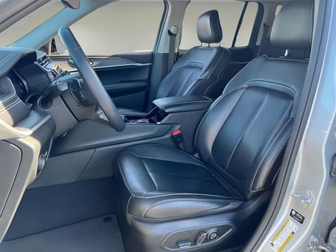 Used 2022 Jeep Grand Cherokee Limited image 10