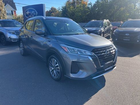 Used 2022 Nissan Kicks SV image 7