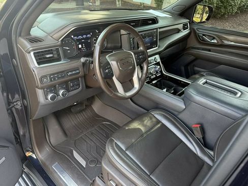 Used 2021 GMC Yukon Denali w/ Denali Premium Package AWD/4WD image 14