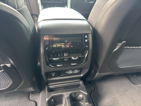 Used 2023 Jeep Grand Cherokee L Limited w/ Trailer Tow Group (B) image 20