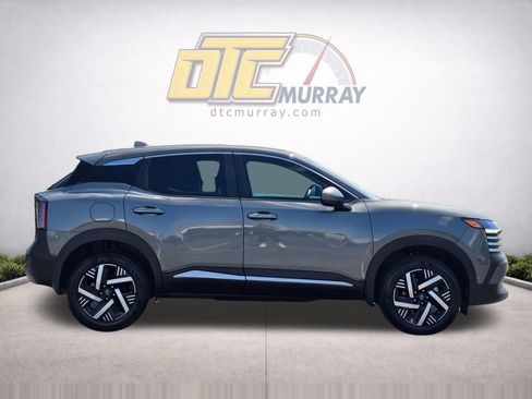 Used 2025 Nissan Kicks SV FWD image 4