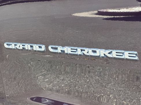 Used 2022 Jeep Grand Cherokee L Limited RWD image 48
