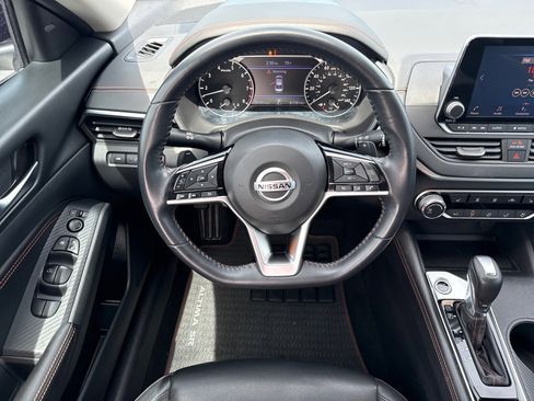 Used 2020 Nissan Altima 2.5 SR w/ Premium Package FWD image 14