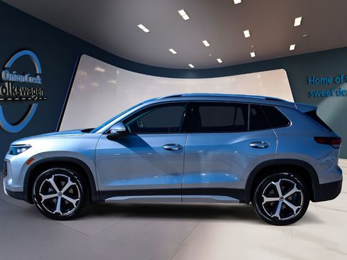 New 2026 Volkswagen Tiguan SE FWD image 7