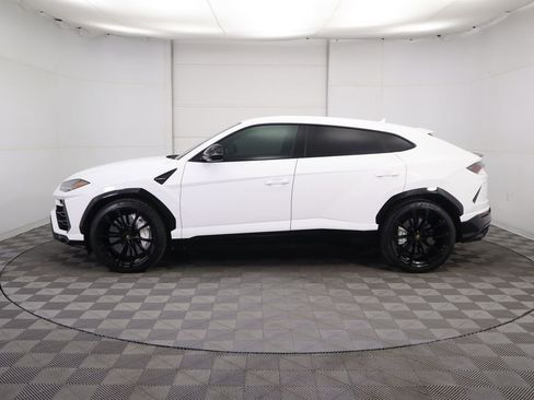Used 2022 Lamborghini Urus image 8