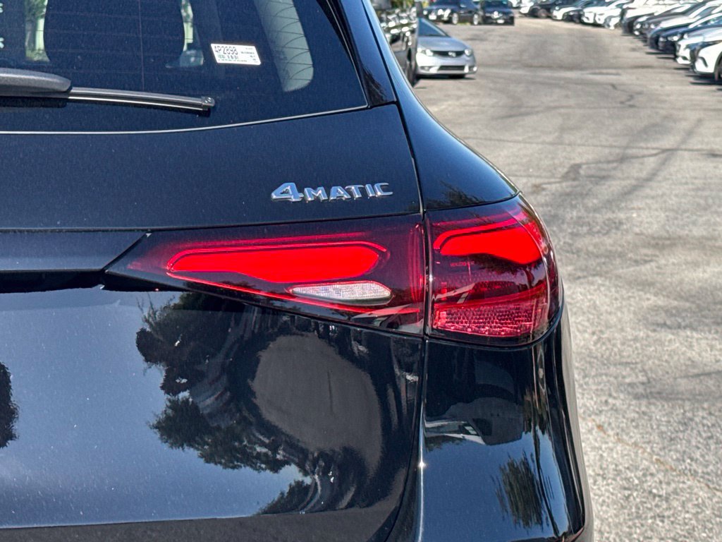 Used 2025 Mercedes-Benz GLC 350e 4MATIC image 15