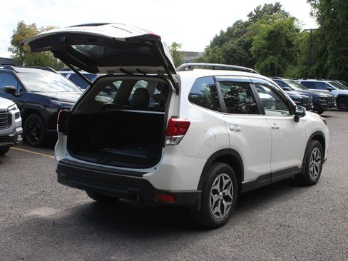 Used 2023 Subaru Forester Premium AWD/4WD image 7