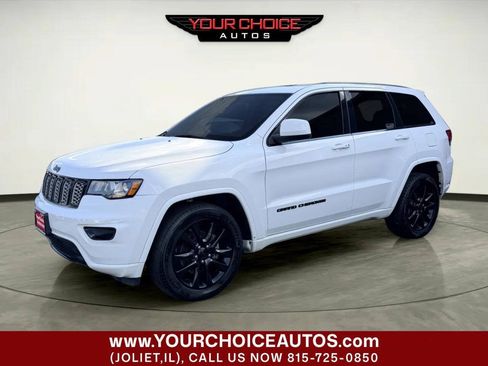 Used 2017 Jeep Grand Cherokee Altitude AWD/4WD image 1