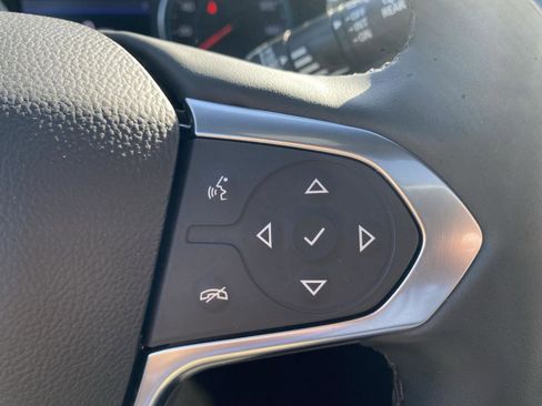 Used 2023 Chevrolet Traverse LT w/ LT Premium Package image 32