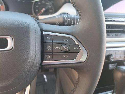 Certified 2025 Jeep Compass Limited AWD/4WD image 18