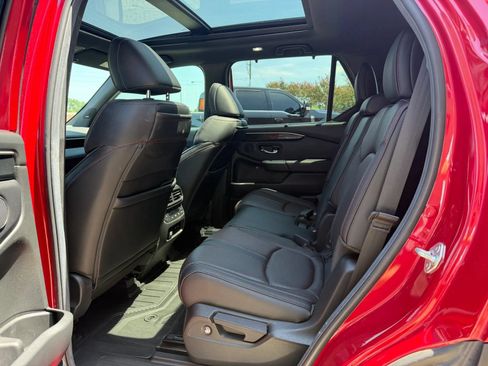 Used 2025 Honda Pilot Black Edition image 18