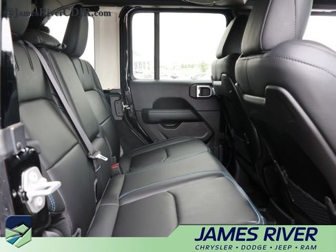 Used 2025 Jeep Wrangler Unlimited Rubicon 4xe w/ Safety Group AWD/4WD image 12