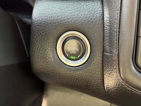 Used 2022 GMC Yukon XL Denali RWD image 24