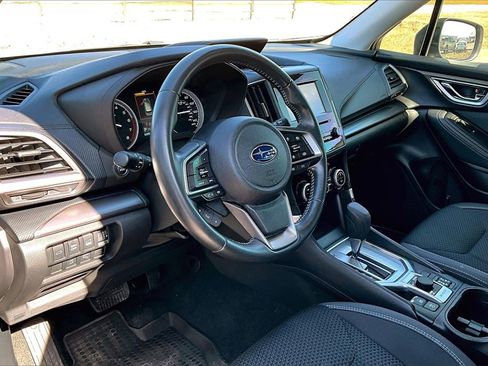 Used 2023 Subaru Forester Premium image 11