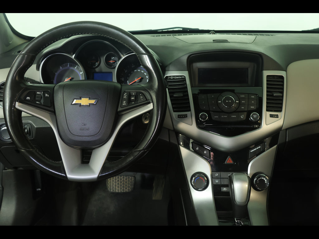 Used 2013 Chevrolet Cruze LT FWD image 4