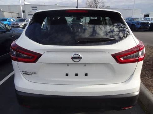 Used 2022 Nissan Rogue Sport S image 5