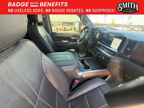 Used 2024 Chevrolet Silverado 2500 High Country w/ Technology Package AWD/4WD image 10