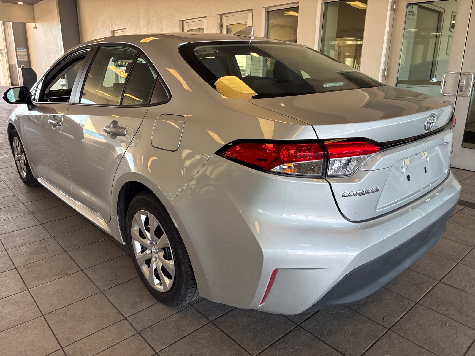 Used 2025 Toyota Corolla LE FWD image 4