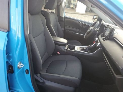 Used 2019 Toyota RAV4 LE image 25