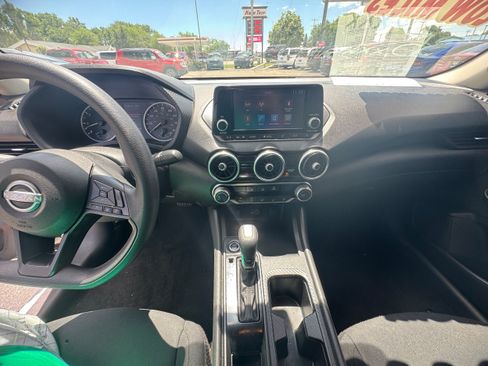 Used 2024 Nissan Sentra S FWD image 9
