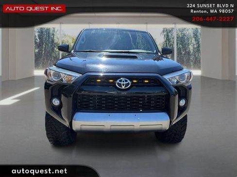 Used 2018 Toyota 4Runner TRD Off-Road AWD/4WD image 2