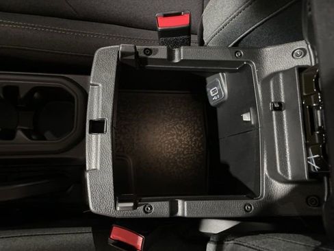 New 2025 Jeep Gladiator Sport AWD/4WD image 27