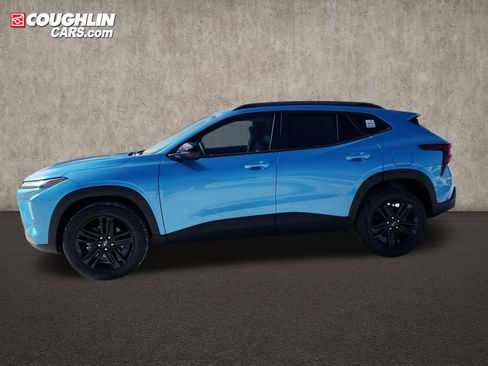 New 2026 Chevrolet Trax ACTIV w/ Sunroof Package FWD image 2