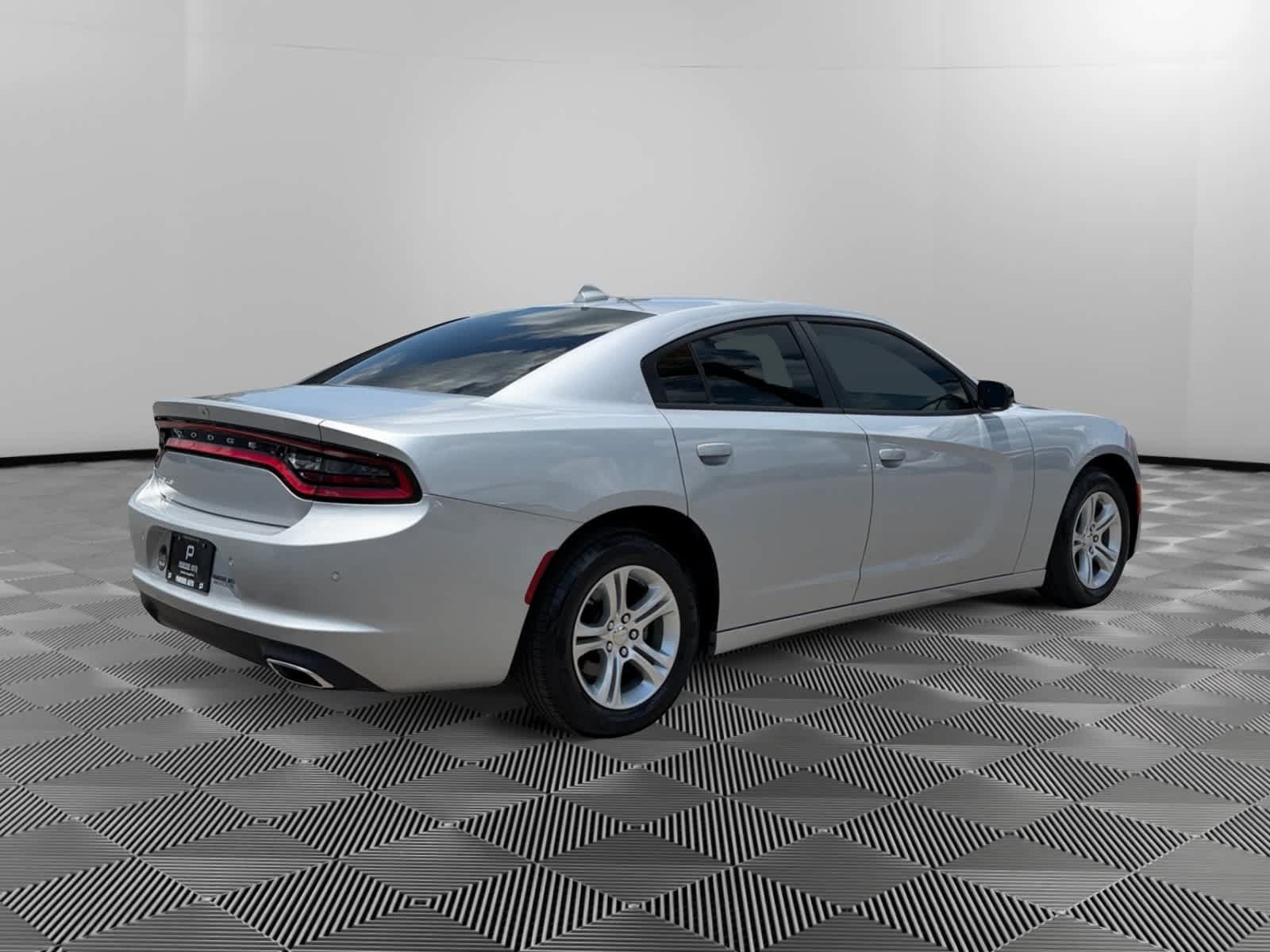 Used 2023 Dodge Charger SXT w/ Cold Weather Package RWD image 4
