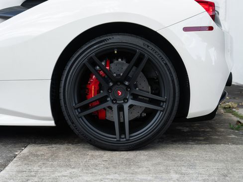 Used 2018 Ferrari 488 Spider RWD image 40
