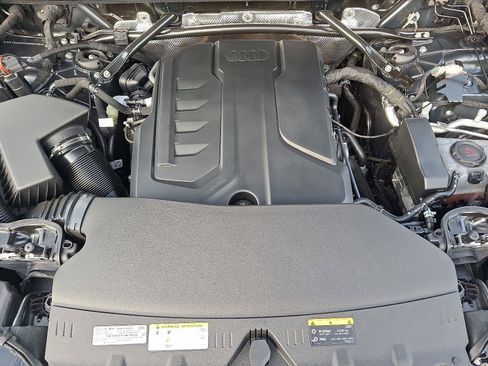 Certified 2025 Audi Q5 Prestige image 28