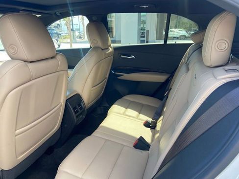 Certified 2025 Cadillac XT4 Premium Luxury image 9