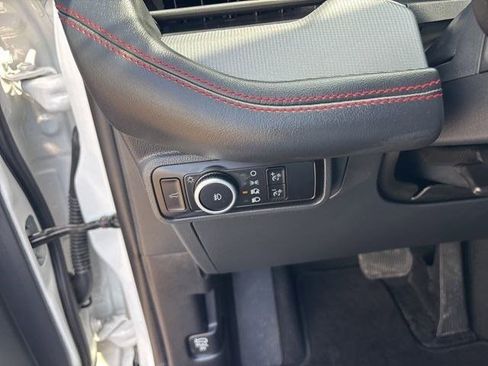 Used 2025 Ford Explorer ST-Line w/ ST-Line Street Pack AWD/4WD image 19